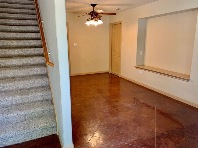 Foto del edificio - Beautiful 2 Bed/2.5 Bath Home in Round Roc...