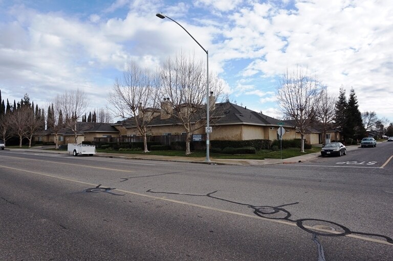 Building Photo - 245 Arboles Way