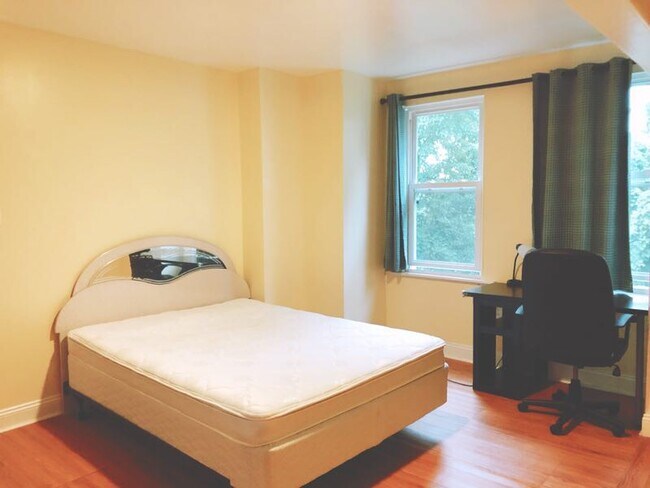 Foto del edificio - 1035 Flemington St