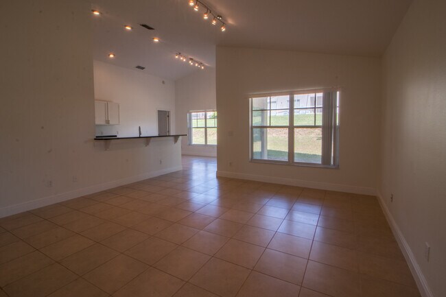 Foto del edificio - 661 Berwick Dr