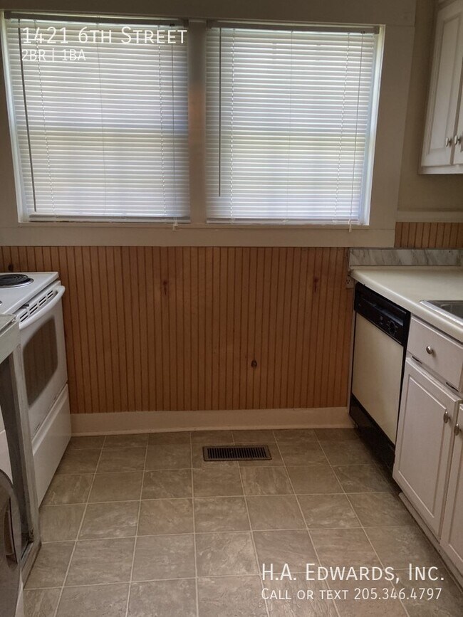 Foto del edificio - 1421 6th St