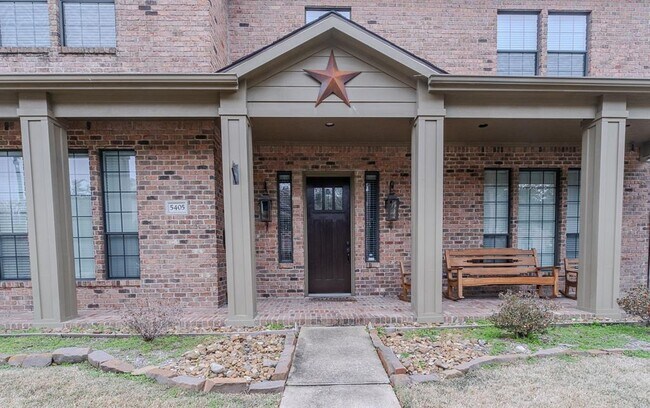 Building Photo - 5405 Navarro St