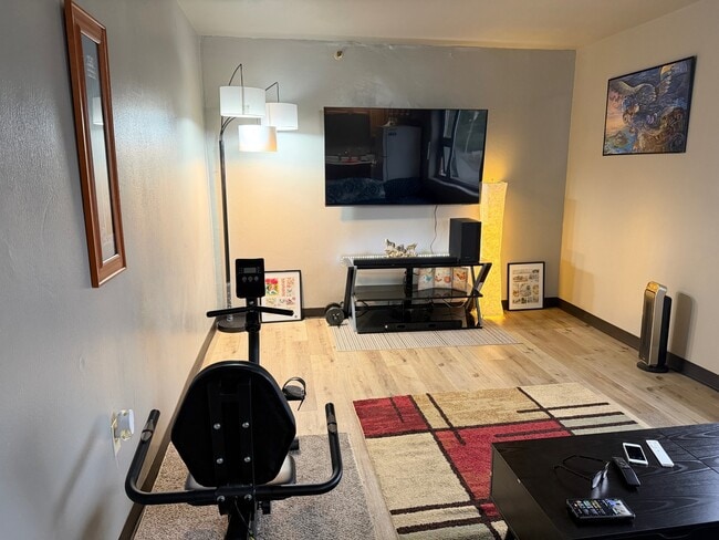 Building Photo - 119 Austin St