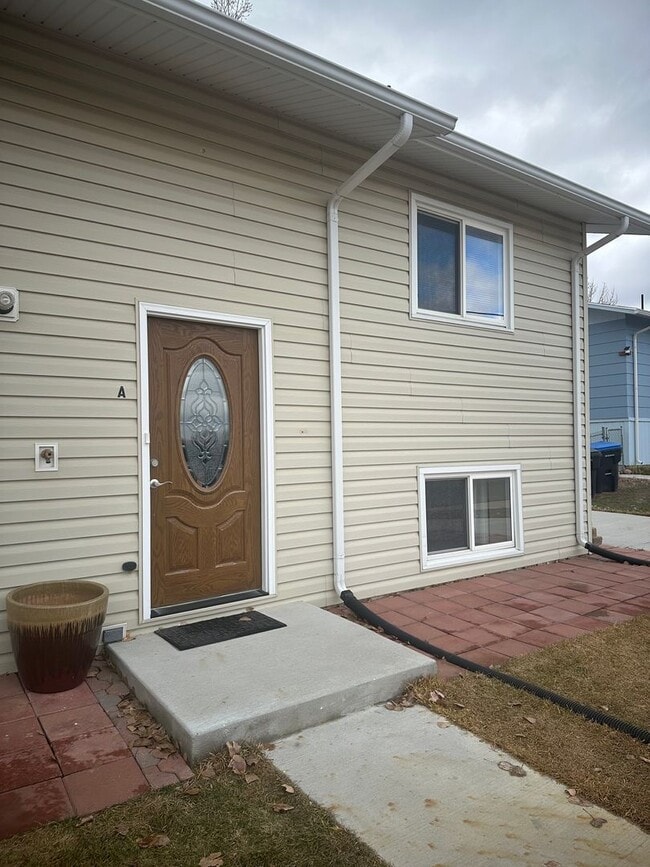 Building Photo - 380 Shoshone Ave