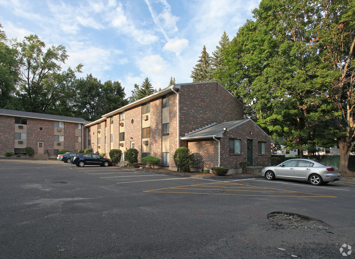 Primary Photo - Baymar Apartments