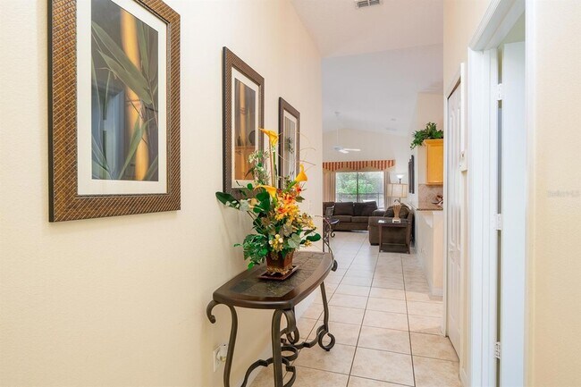 Foto del edificio - 2178 Royal Ridge Dr