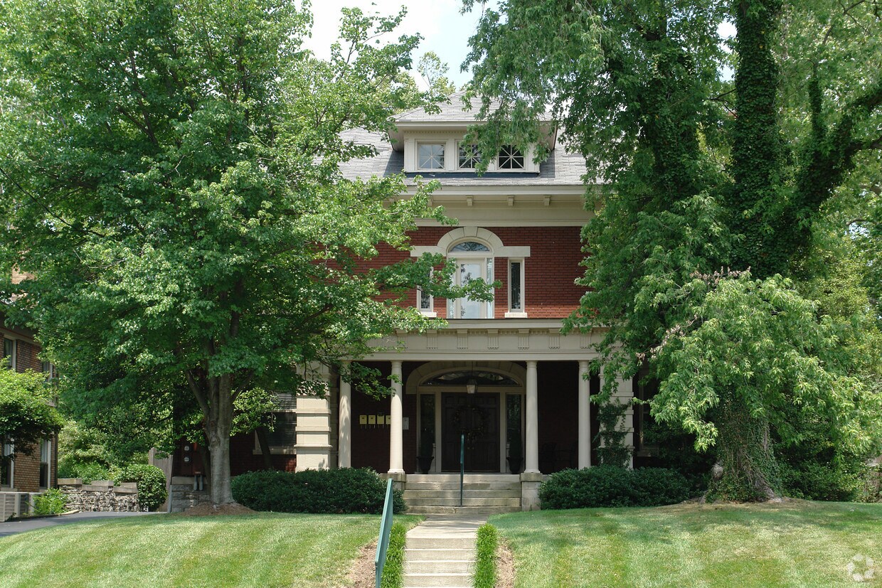 Primary Photo - 615 E Main St
