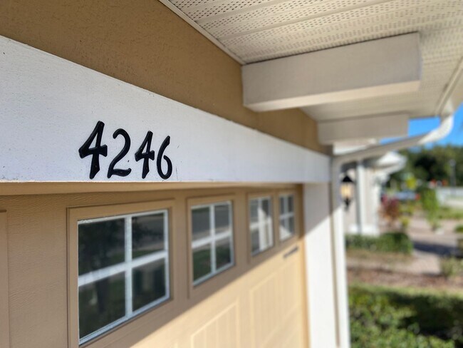 Building Photo - Corner Unit 3BD/2.5BA Townhome in Goldenrod Reserve in Orlando FL!