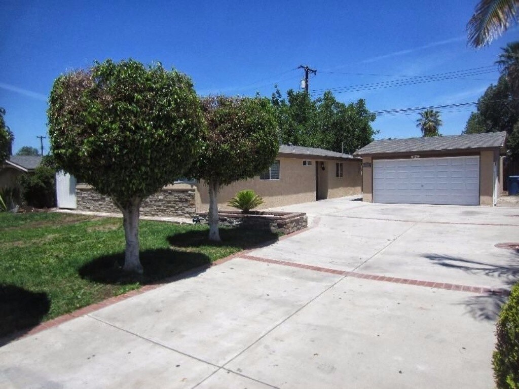 Primary Photo - 2533 Leebe Ave
