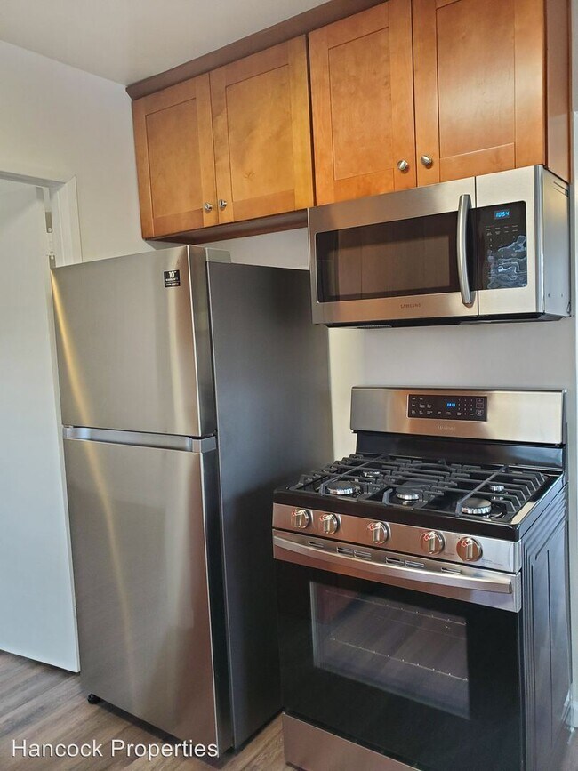 Building Photo - 2213 Cabrillo Ave