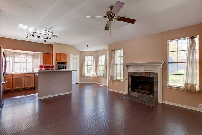 Foto del edificio - Elegant Pflugerville Home with Comfortable Living Spaces