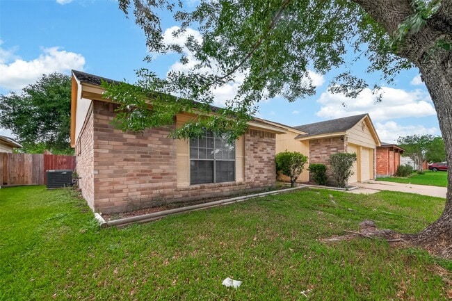 Foto del edificio - 16738 Quail Briar Dr