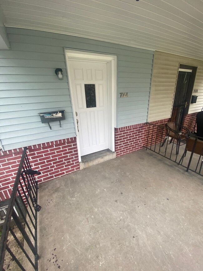 Photo - Gorgeously Renovated 3 Bedroom Townhome in...