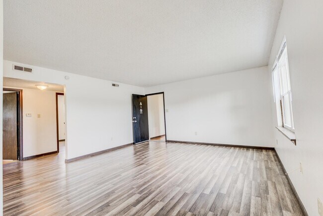 Foto del edificio - 406 W Southampton Dr