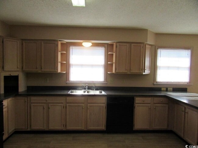 Building Photo - 4483 Baker St