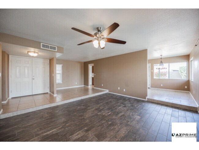 Foto del edificio - Welcome to this Delightful 3/2 Phoenix House!