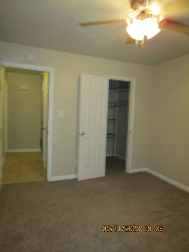 Building Photo - 4545 NE Bell Ave