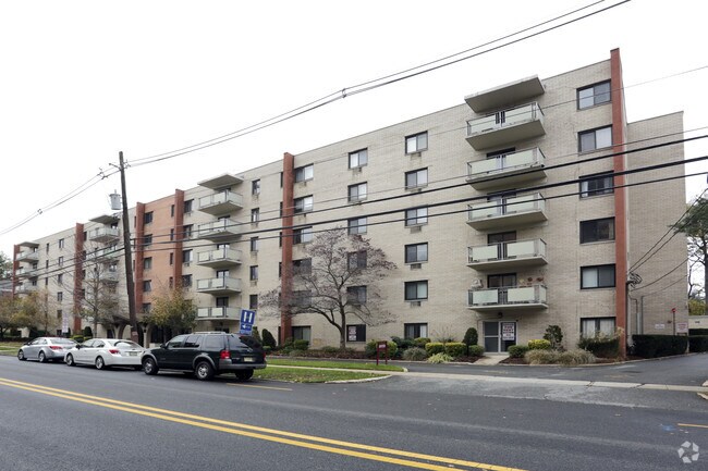 Florentine Apartments Hackensack Nj Building Photo Florentine