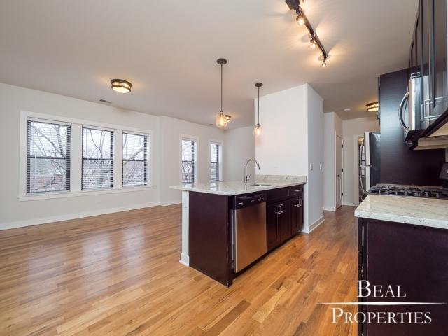 Foto del edificio - 2 bedroom in CHICAGO IL 60625