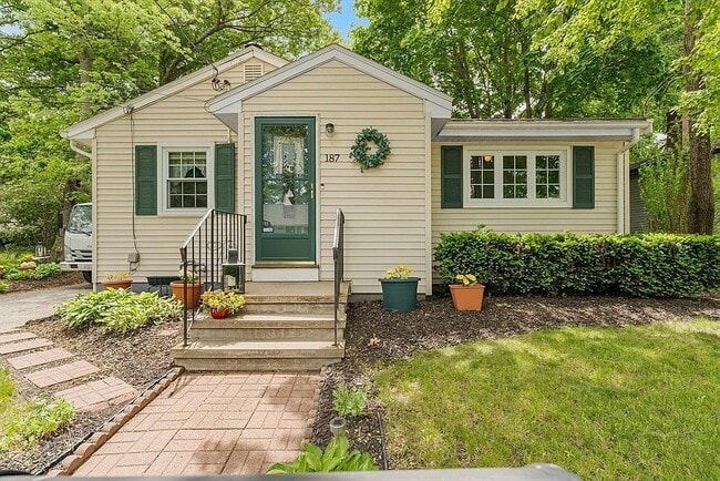 Photo - 187 Riverview St (Brockton, MA) House