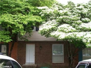 Building Photo - 3921 Breezy Ct