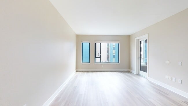 Interior Photo - Channel Mission Bay