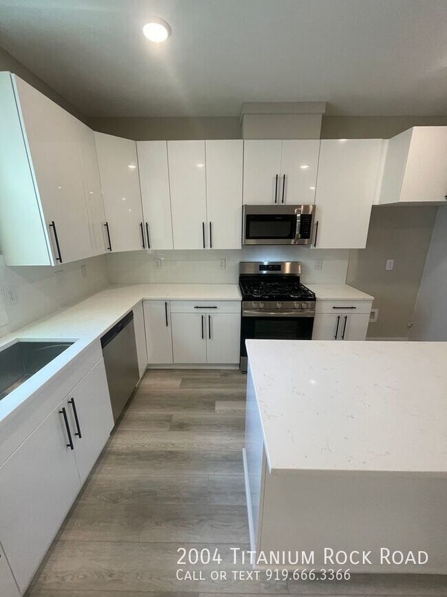 Foto del edificio - Modern 3 Bedroom, 2.5 Bathroom!
