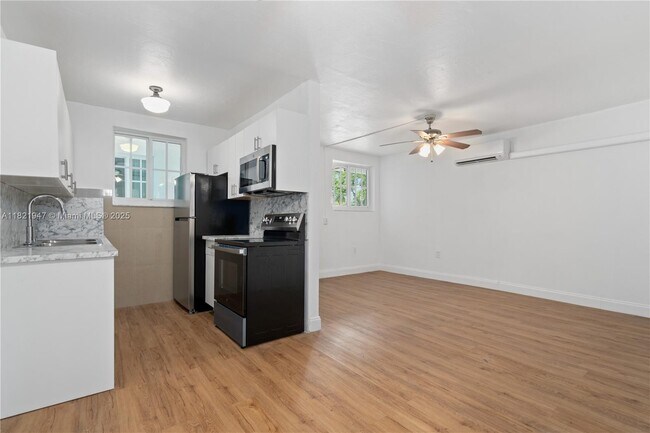 Foto del edificio - 160 NE 55th St
