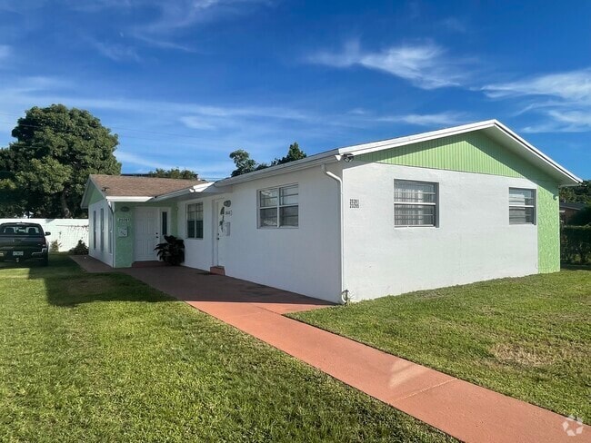 Building Photo - 20285 SW 110th Ct