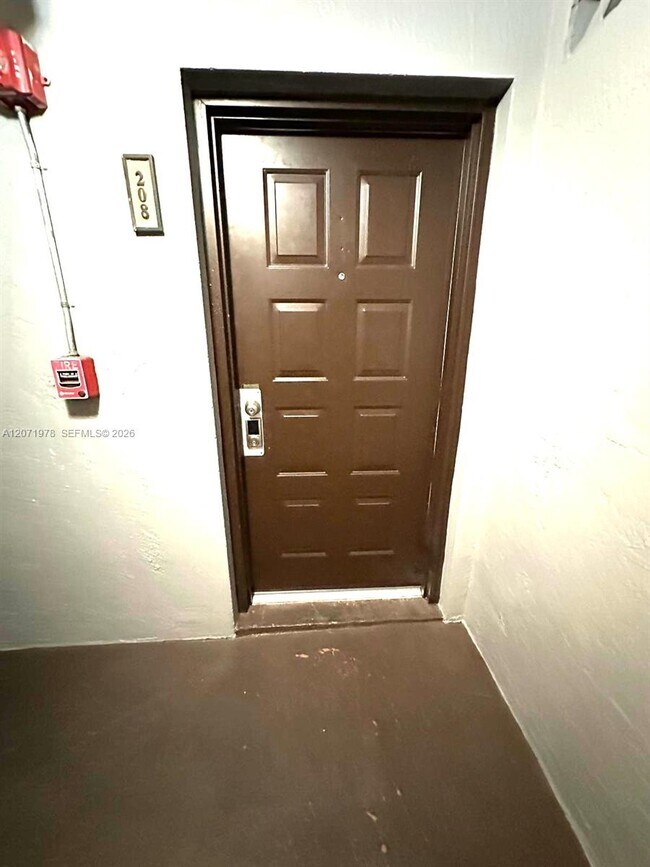 Foto del edificio - 7401 SW 152nd Ave