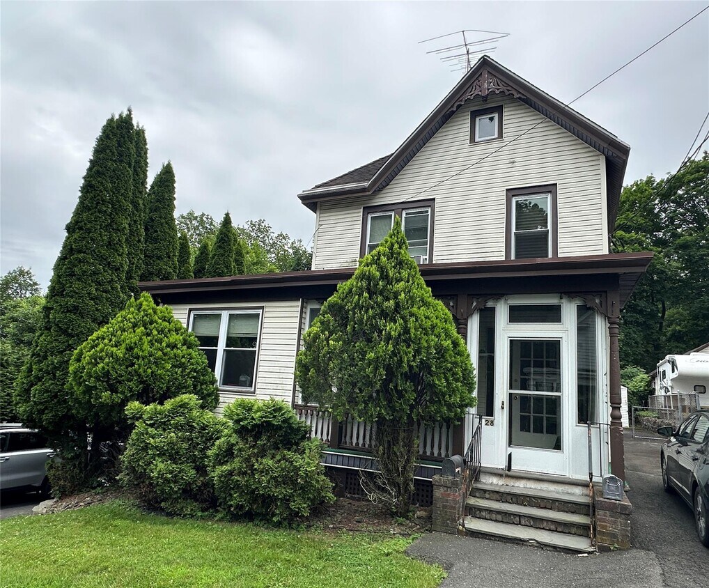 Primary Photo - 28 Ten Eyck St