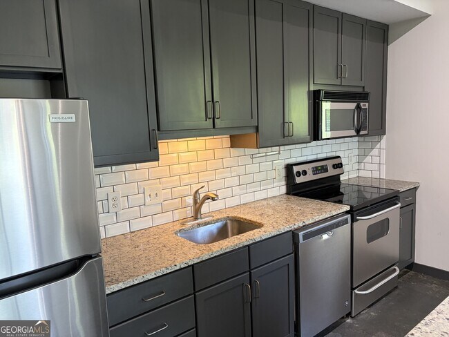 Foto del edificio - 620 Glen Iris Dr NE
