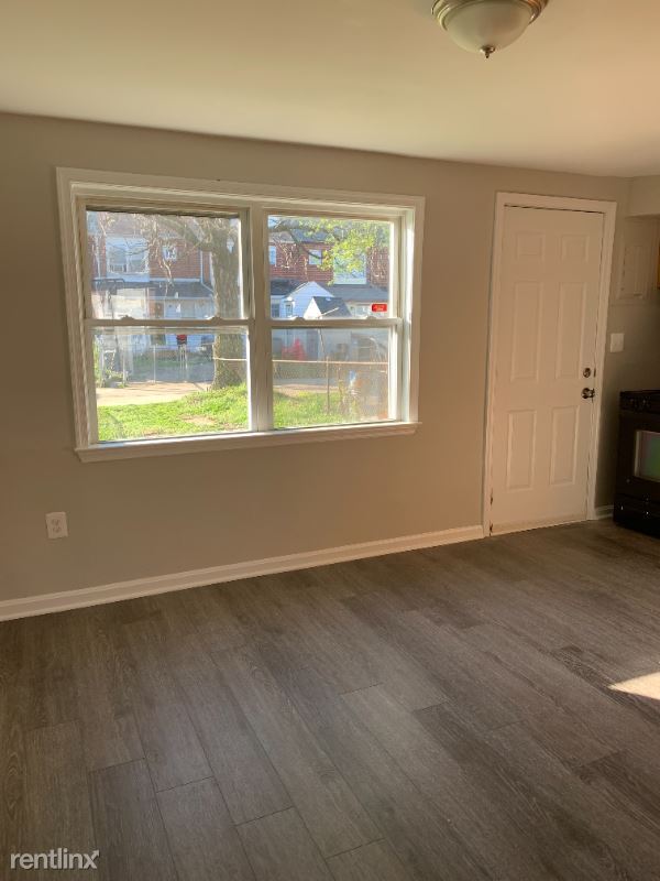 Building Photo - 2062 Larkhall Rd
