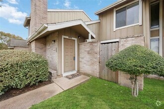 Building Photo - 12033 Bob White Dr