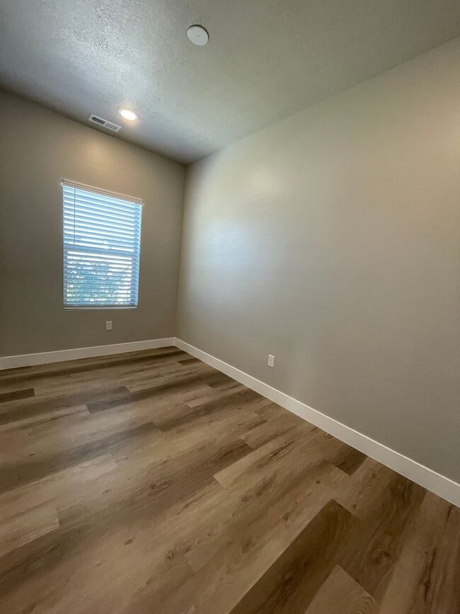 Building Photo - 4587 W 275 N
