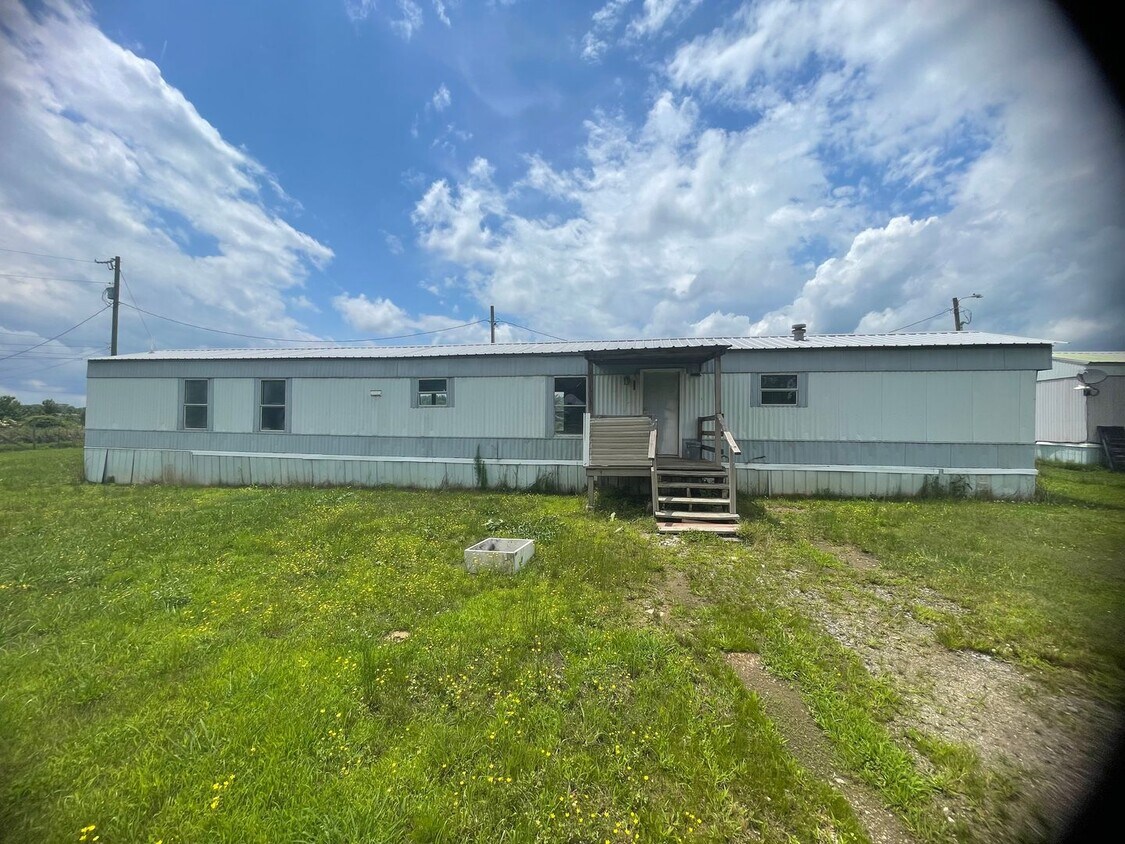Primary Photo - 3 BR 2 Bath 1,280 sq ft singlewide mobile ...