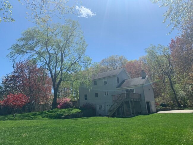 Building Photo - 360 Boston Rd