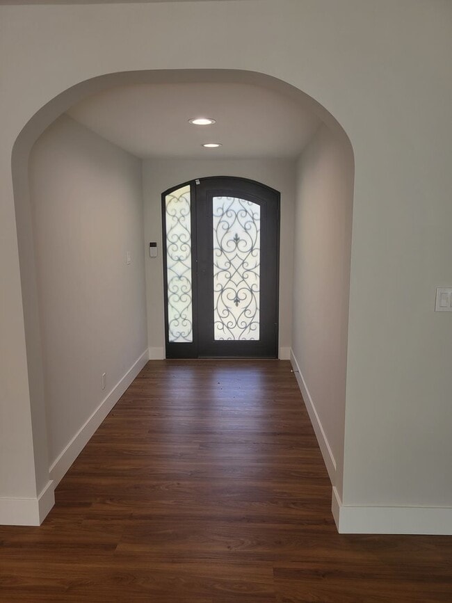 Building Photo - Namm Properties