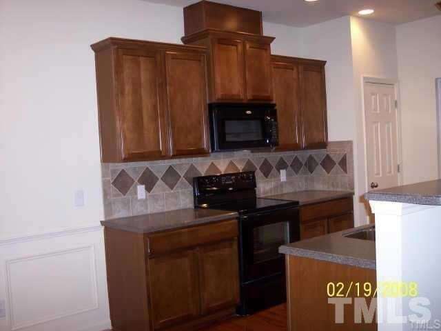 Foto del edificio - 237 Linden Park Ln