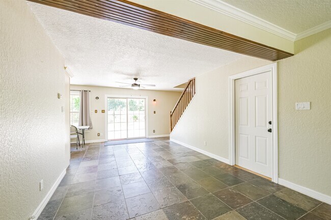 Foto del edificio - 201 Meadowlawn St