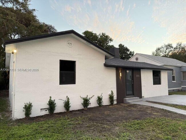 Foto del edificio - 854 NW 76th St