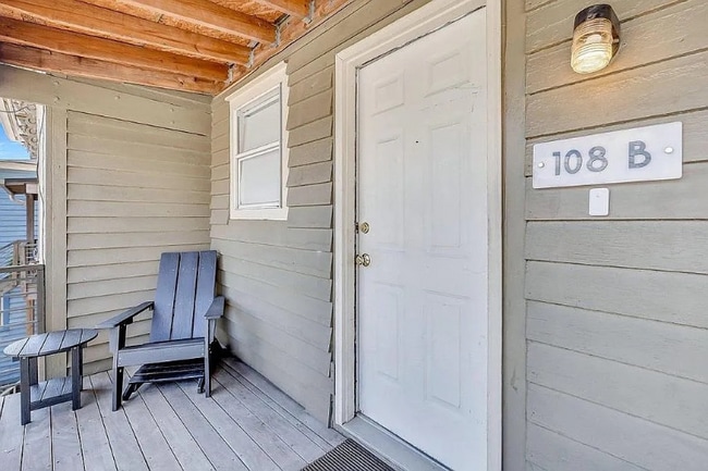 Building Photo - 108 E Anderson St