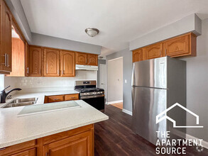 Building Photo - 3835 N Narragansett Ave