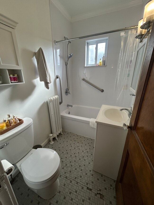 Building Photo - 997 Nottingham Rd