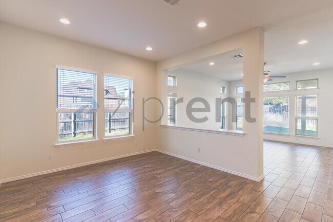 Building Photo - 101 Arctic Cir