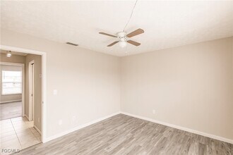 Building Photo - 1123 SW 48th Terrace
