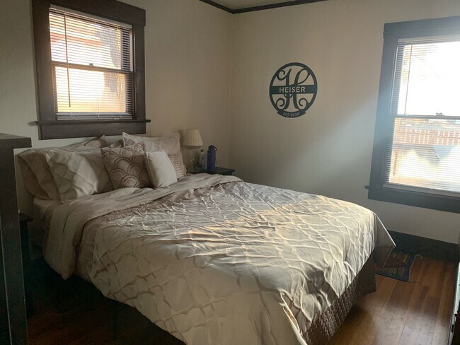 Foto del edificio - 513 N Cedar Street