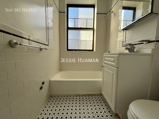 Foto del edificio - 53 W 72nd St