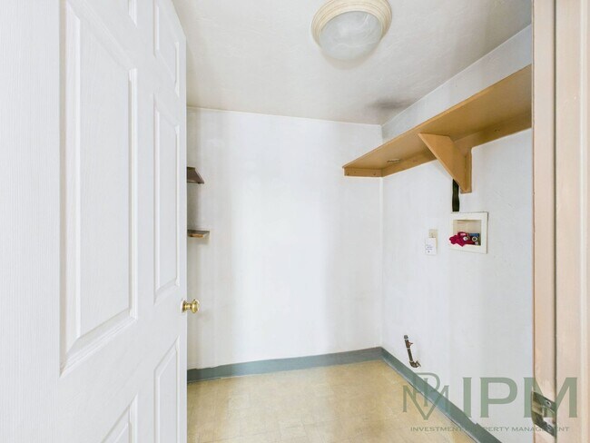 Foto del edificio - 594 W King St