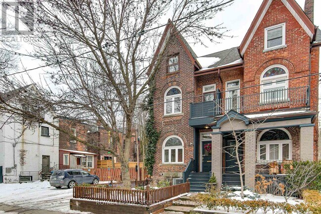 Photo du bâtiment - 50 Gwynne Ave